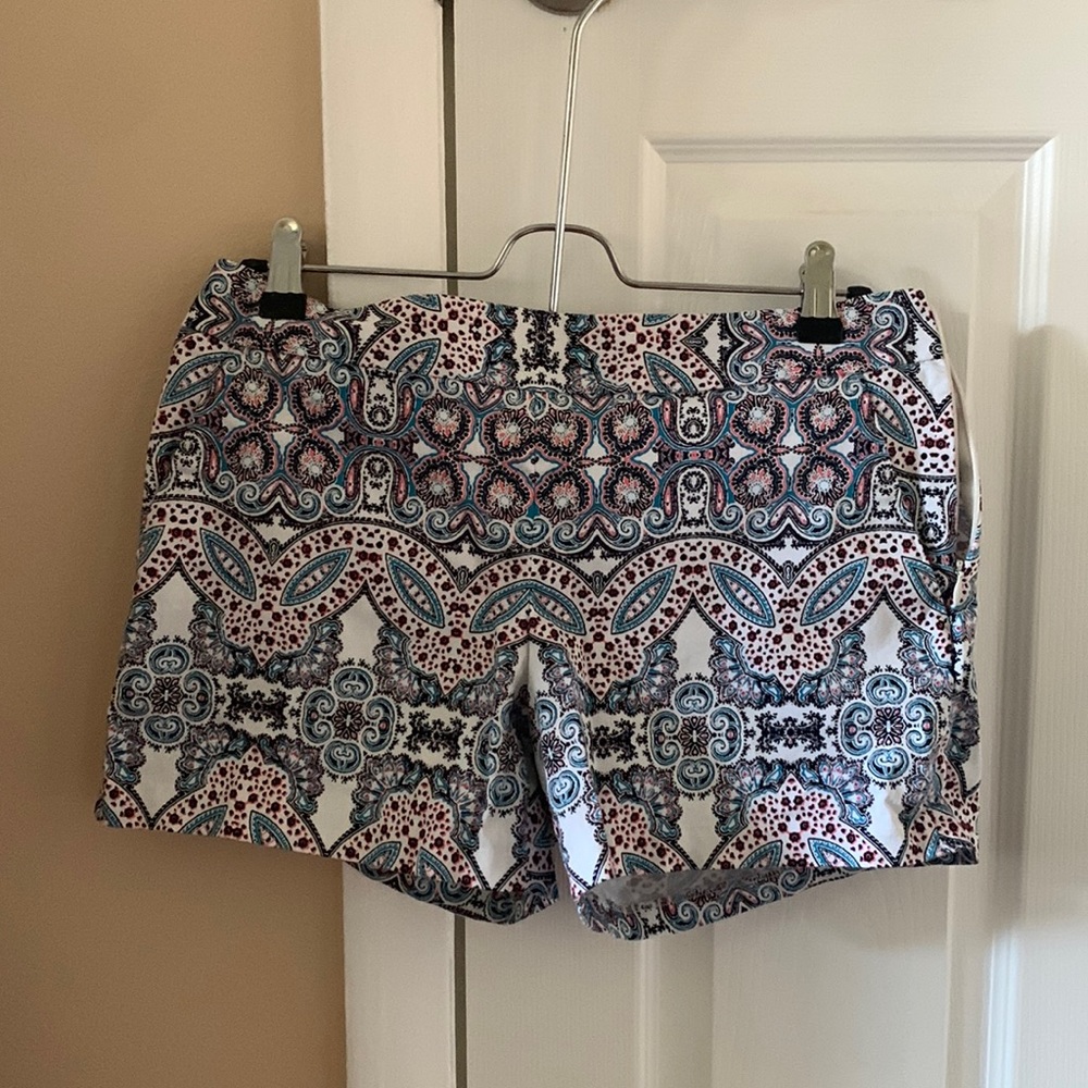 Express paisley print shorts size 4